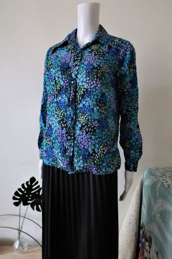 Vintage silk blouse shirt with ditsy floral print… - image 4