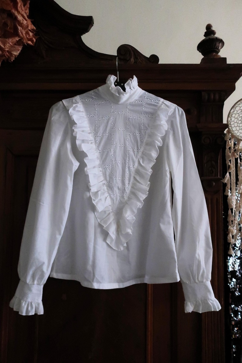 German Ruffles German Vintage White Prairie Blouse White With Pie Crust Collar ...