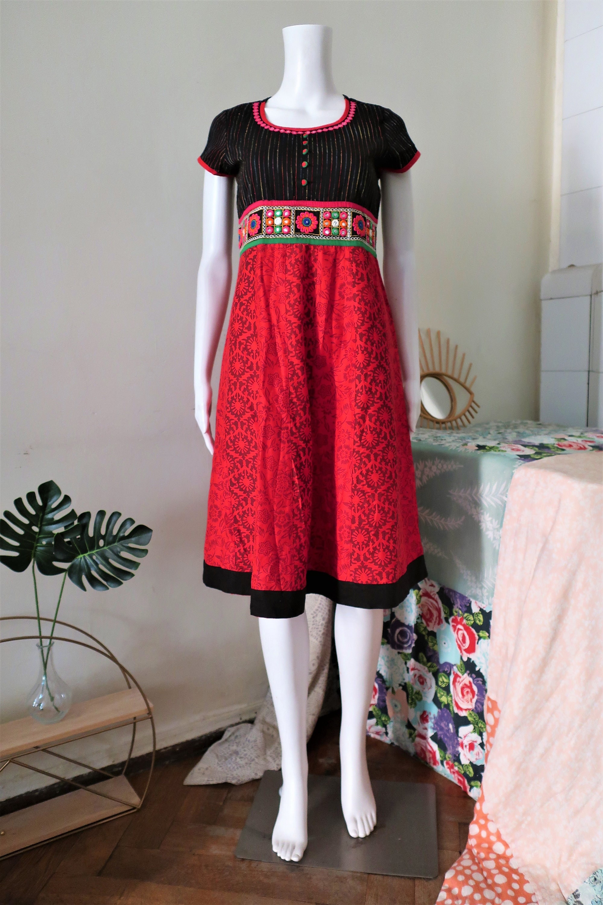 Indian Vintage folklore dress with mirror applique embroidery and lurex yarn Ethno Boho Festival 1990s 90s 2000s 00s