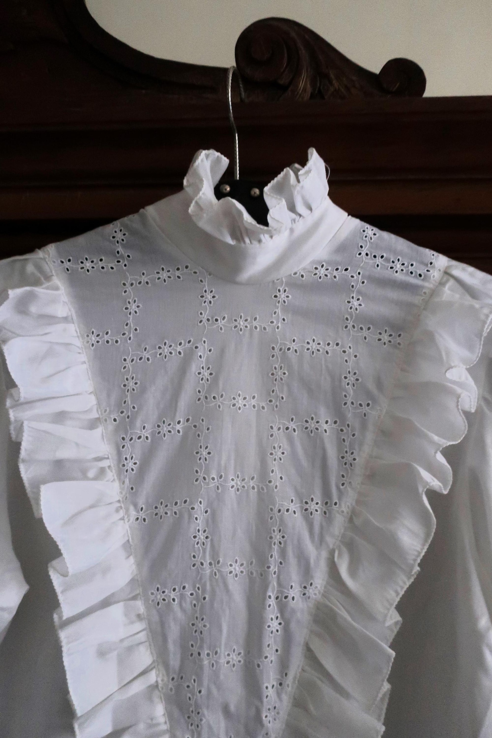 German Ruffles German Vintage White Prairie Blouse White With Pie Crust Collar ...