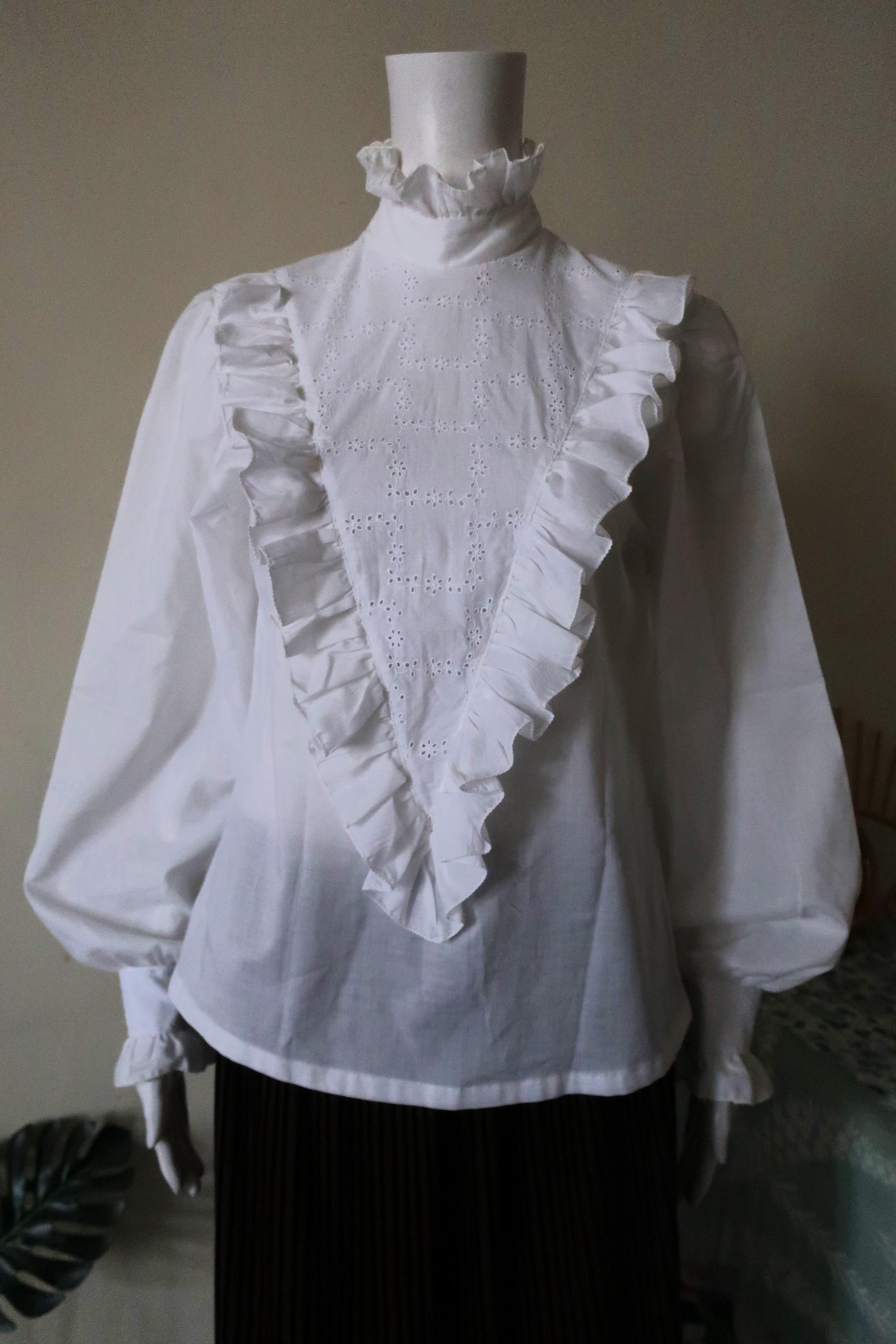 German Ruffles German Vintage White Prairie Blouse White With Pie Crust Collar ...
