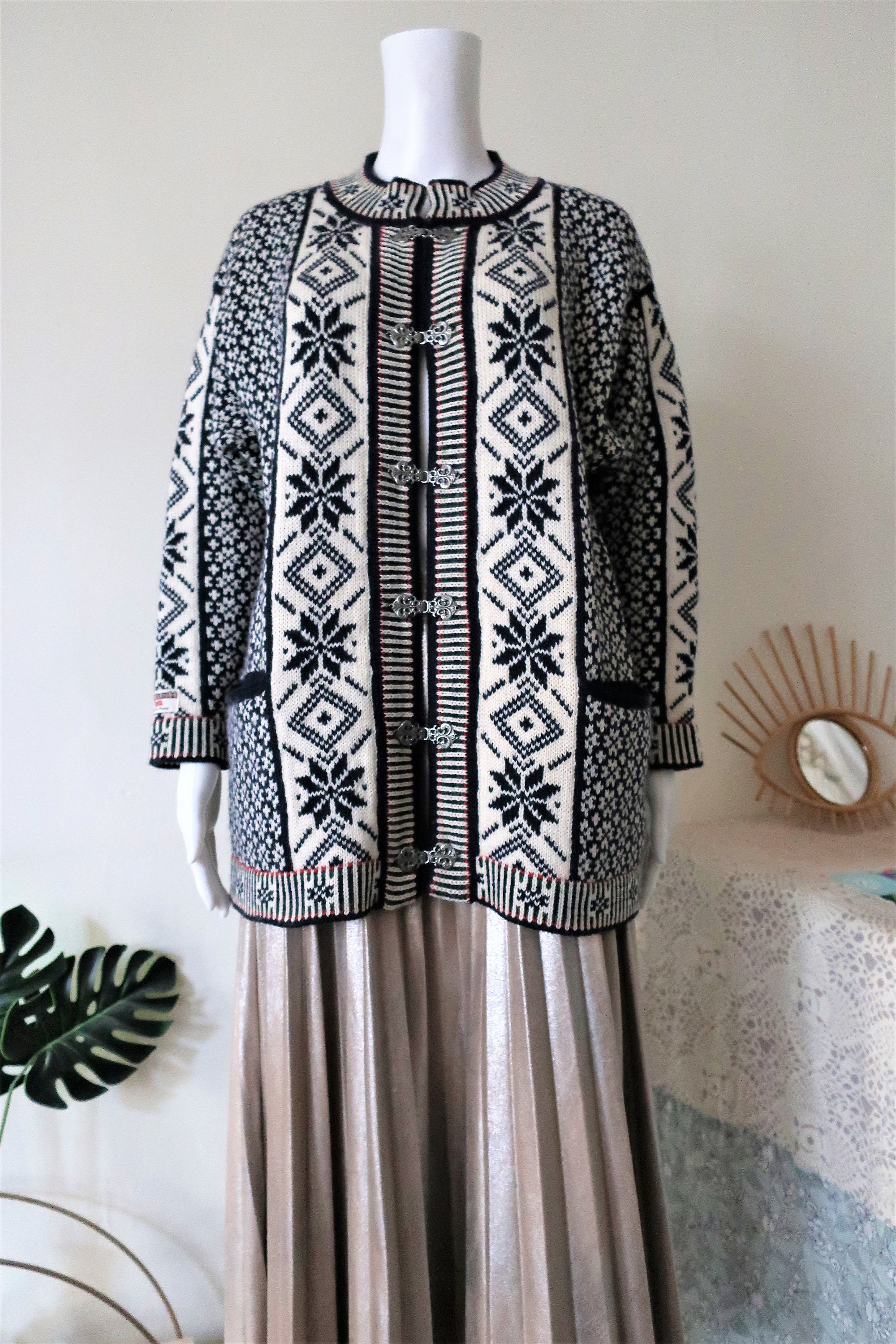 Vintage Nordstrikk Norwegian Folklore Wool Knit Cardigan Sweater