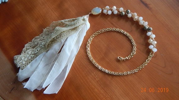 Romantic Gold-tone Glass-beaded ChainLaceRibbon Tassel Necklace