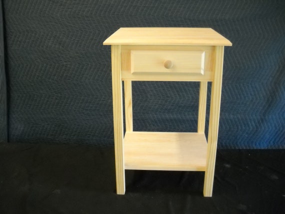 Small pine 2024 end table