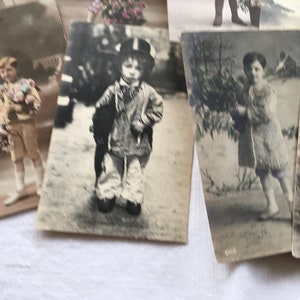 Original années 1900 années 1920 lot de 10 cartes postales fantaisie jeunes garçons vintage Ephemera Papier antique collant découpe Scrapbooking image 2