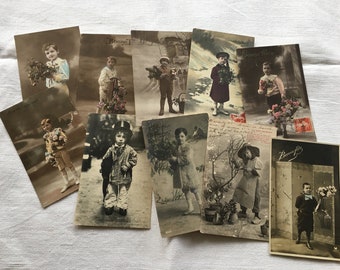 Lotto originale degli anni '20 e 1920 di 10 cartoline fantasy per ragazzi. Vintage Ephemera Carta antica incollata con taglio Scrapbooking