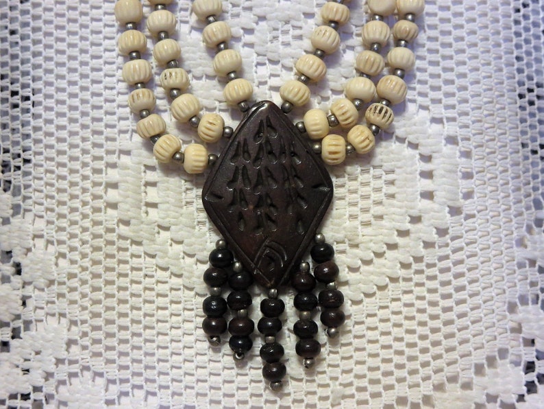 Awesome Vintage Bohemian Style African Tribal Hand Carved Horn /& Bone Statement Piece Necklace