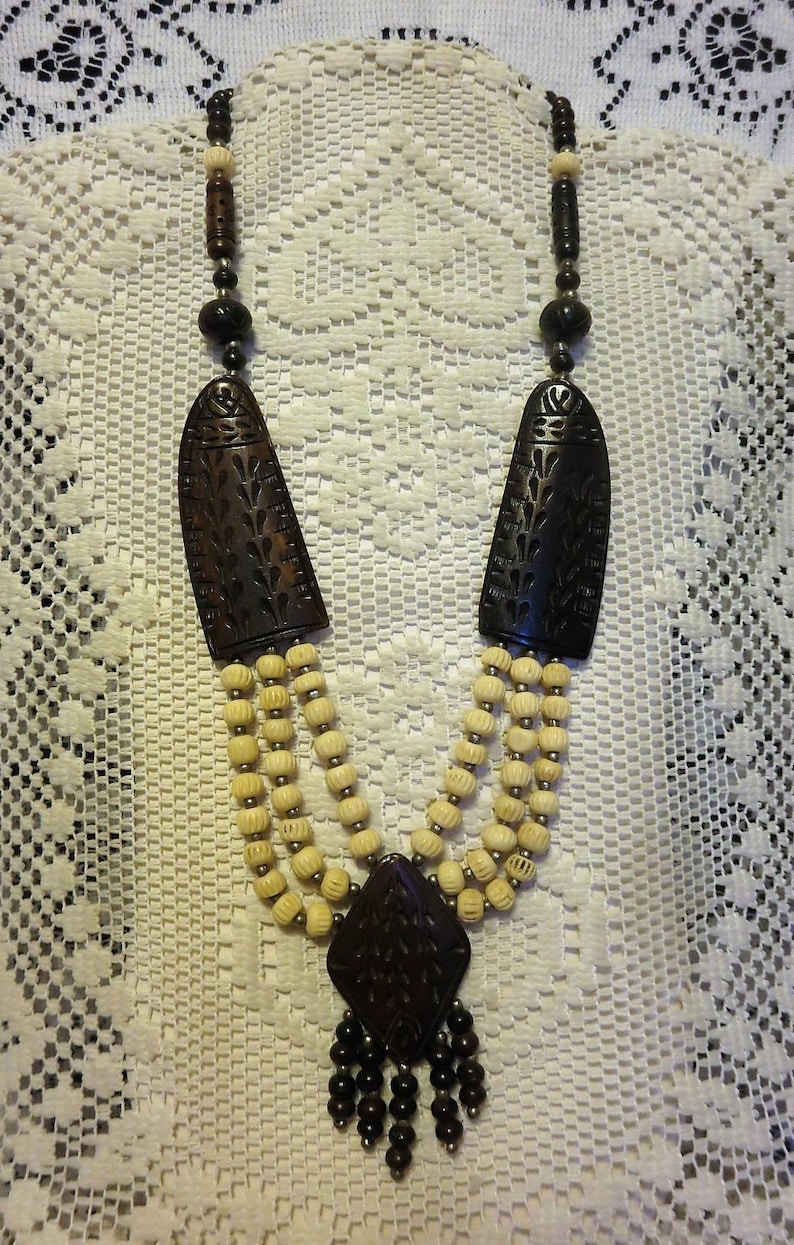 Awesome Vintage Bohemian Style African Tribal Hand Carved Horn /& Bone Statement Piece Necklace