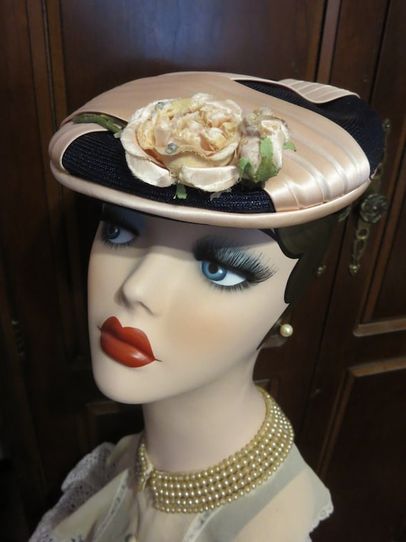 Lovely Vintage Black Straw Hat with Dusty Pink Ple