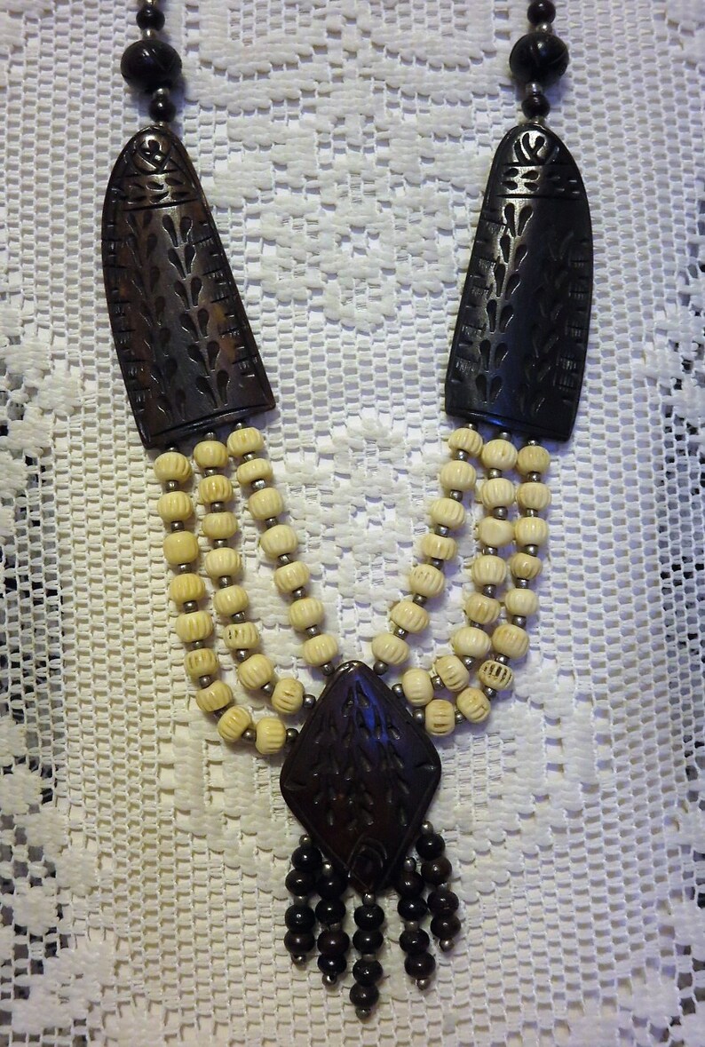 Awesome Vintage Bohemian Style African Tribal Hand Carved Horn /& Bone Statement Piece Necklace