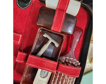 Vintage Men's Travel Kit with Vintage Razor and Accessories