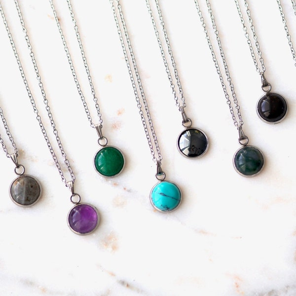 Small gemstone necklace, round pendant, little pendant, stainless steel necklace, birthstone, crystal pendant, crystal necklace, amethyst