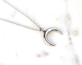 Collier Croissant de Lune, Bijoux lune, Collier minimaliste, collier demi lune, cadeau pour elle, cadeau lune, collier corne, pendentif lune