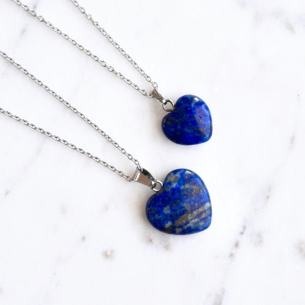 Collier Lapis Lazuli coeur, collier coeur, pendentif en coeur, bijoux coeur, bijoux lapis lazuli, cadeau pour elle, pierre ne naissance