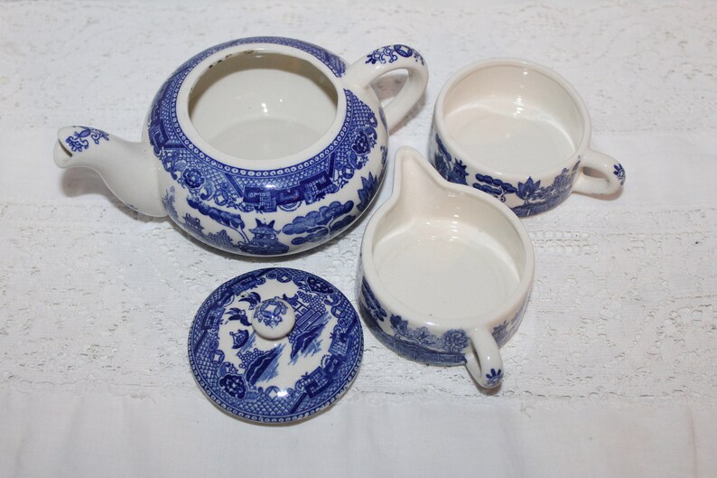 Creamer Jug /& Sugar Bowl with Lid Early 1920-1940 Scarce Piece Gorgeous Teapot Blue Willow Stacking Teapot for One