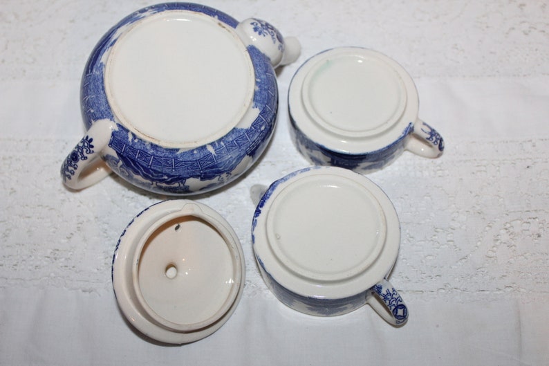 Creamer Jug /& Sugar Bowl with Lid Early 1920-1940 Scarce Piece Gorgeous Teapot Blue Willow Stacking Teapot for One