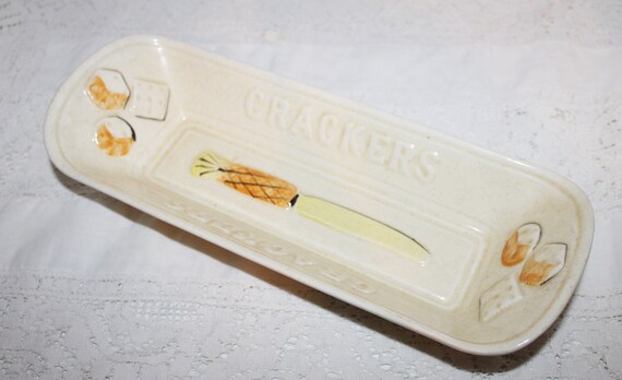 Vintage Cracker Boat Serving Tray Speckled Stoneware Embossed Crackers In Deep Tray Embossed Cracker Pictures Home Living Kitchen Dining Delage Com Br