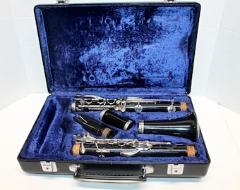 A Fine Mid-century 18S Artley Clarinet Woodwind - Prelude USA