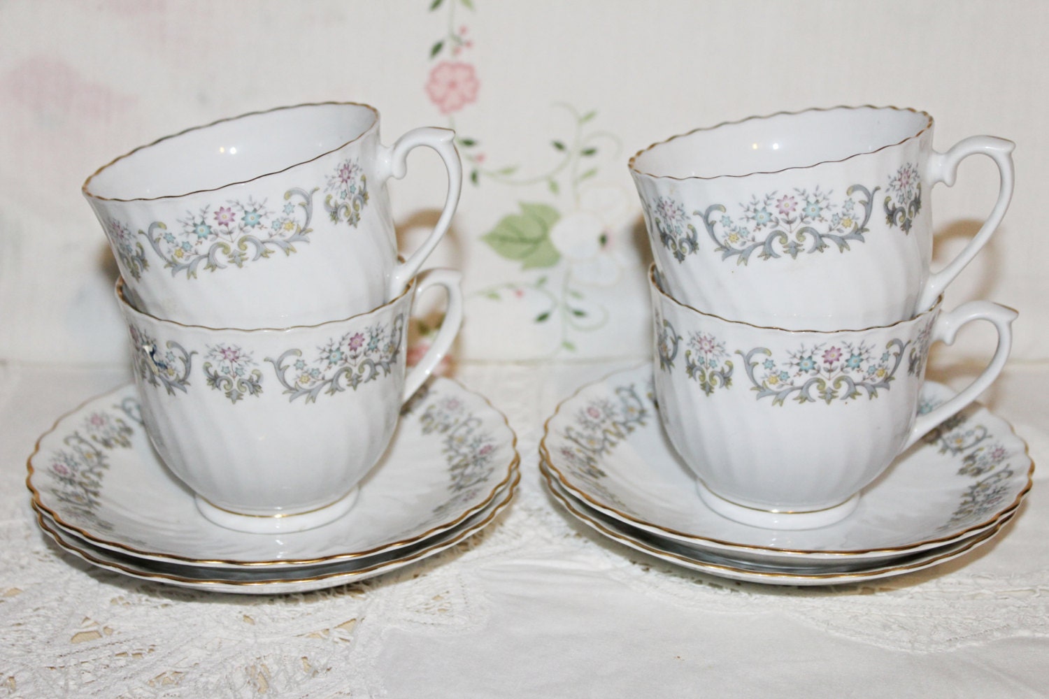 Set of 4 Fine Bone China Teacups and Saucers Scalloped Gold Etsy