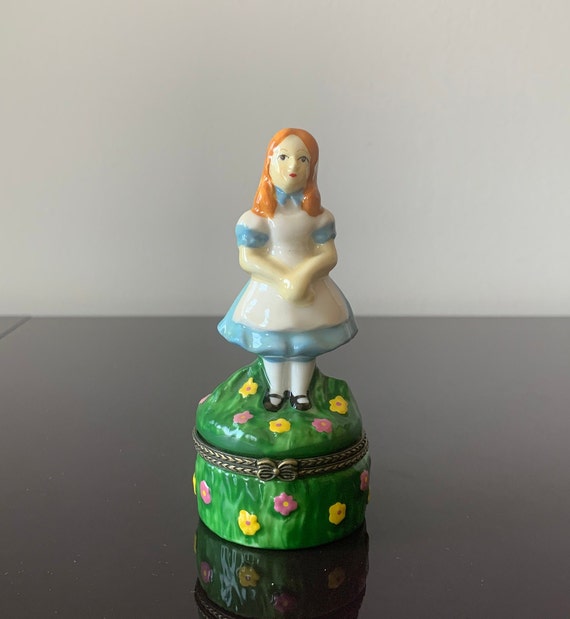 Alice in Wonderland Alice on a Hill with the Ches… - image 1