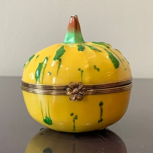 Vintage Limoges Peint Main Exclusif Chamart Squash Trinket Box
