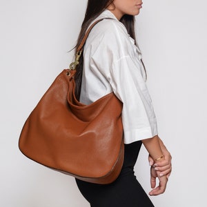 Leather Hobo Bag, Italian Handbags for Women, with zipper and Gold Hardware. Elegant Shoulder Bag, Unique handmade gift