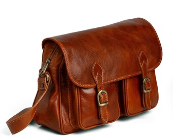 Leather Messenger Bag, Crossbody Bag for Men and Women, Full Grain Briefcase Shoulder bag from Italy. College gifts