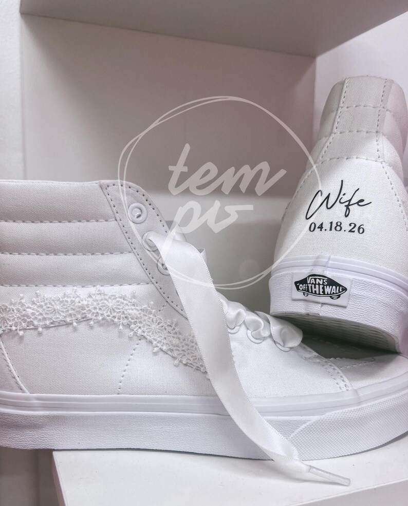 Handmade Custom Lace High Tops Wedding VANS / Wedding Lace shoes / Wifey Wife shoes / Wedding sneakers / Wedding Sneakers / Bridal Shoes Bild 7