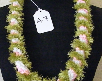 A7 - Light pink and white Lei  (A7)