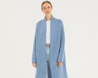 Cardigan bleu en laine mérinos et cachemire, veste en tricot de laine écologique, cardigan long avec poches, cardigan en laine chaud et confortable tricoté à la main SARA / bleu clair