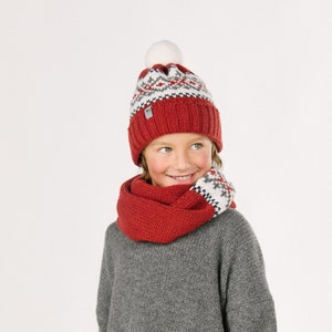 Kids merino cap with scarf, Hand knitted soft wool cap, Cosy circle scarf, Toddlers unisex winter accessories, Natural wool scarf cap set