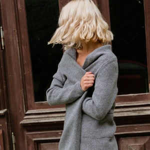 Merino and cashmere wool sweater, Loose fit womens cardigan, Knitted woolen sweater with pockets, Warm long cardigan SILVAN / powder