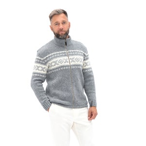Naturgrauer Wollpullover im skandinavischen Stil, handgefertigter reiner Schurwollpullover, handgestrickter Herrenpullover / HANS