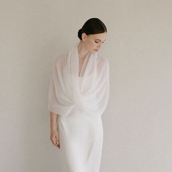 Châle de mariée moderne, cape en mohair infini blanc, couverture de mariée en mohair, haussement d'épaules tricoté pour mariage élégant / MAGNOLIA