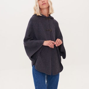 Plus Size Womens Merino Poncho, Poncho en laine avec capuche, Poncho chaud gris tricoté DROP / graphite image 4