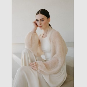 Gemütlicher Mohair Braut Bolero Schal, Hochzeit Mohair Shrug, Leichter Brautpullover mit offener Vorderseite, Hochzeit weicher Mohair gestrickter Shrug / ELIZABETH Bild 1