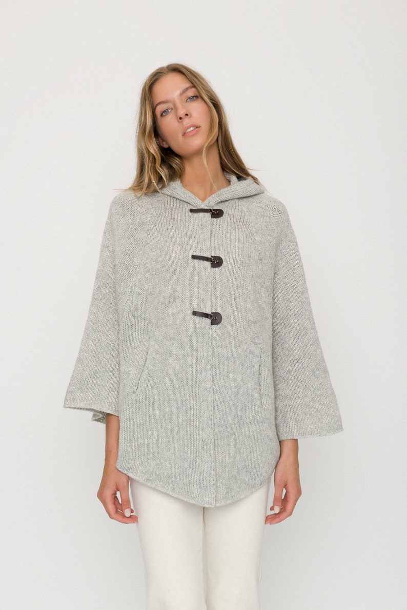 Plus Size Womens Merino Poncho, Poncho en laine avec capuche, Poncho chaud gris tricoté DROP / graphite melange light