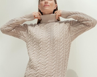 Suéter beige de cuello alto de punto trenzado para mujer, jersey de lana gruesa, tejido de punto neutro y acogedor, jersey minimalista hecho a mano / URTE