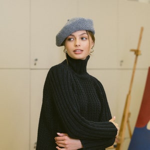 Black Women Beret Hat, Minimalist Beret for women, Vintage knit Beret, Ladies Beret Hat, Crochet knit hat, Beret for Women/ BELLA image 5
