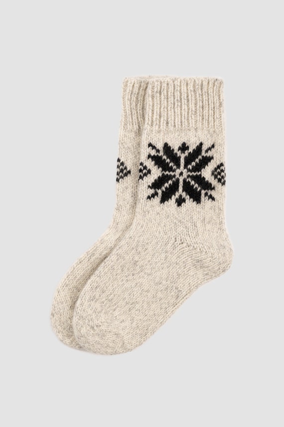 Calcetines de botas de lana natural gris, calcetines de lana de punto a  mano Hygge escandinavos, calcetines de lana unisex, calcetines navideños de  lana natural -  México