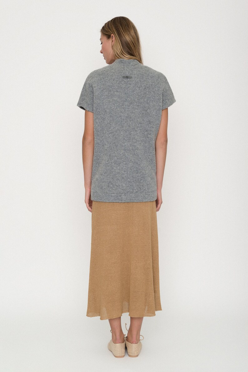 Women/'s Sweater Vest In Beige Color and Three-Quarter Sleeve