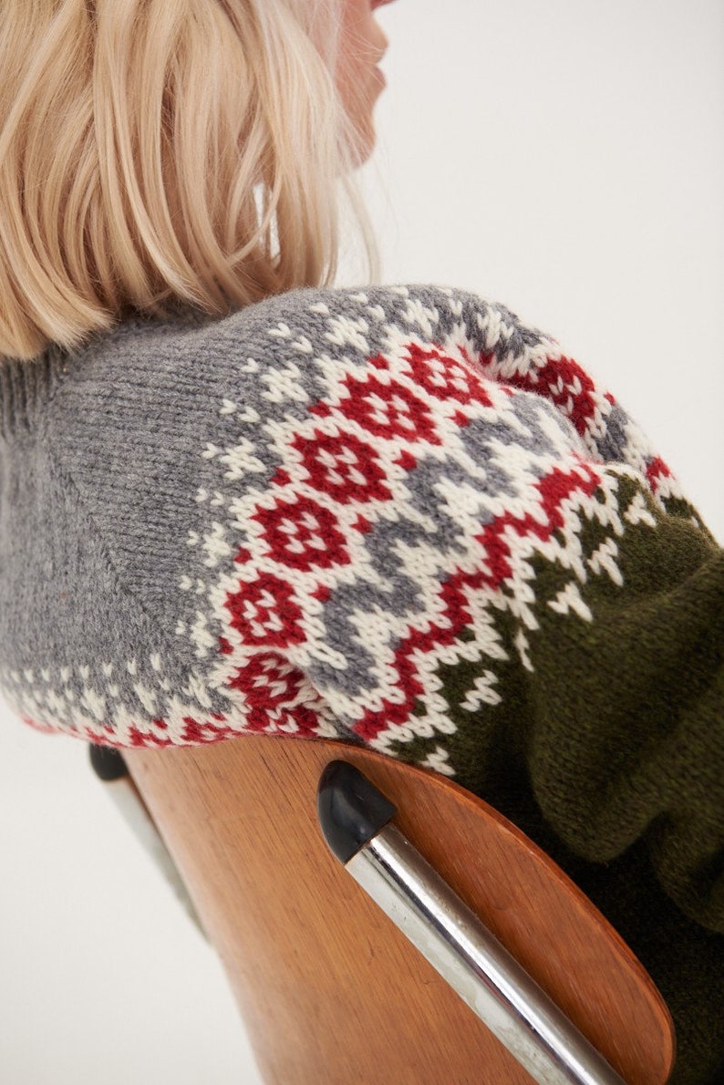 Simple Womens Green Pullover Knitted Woolen Sweater in Scandi Style TORI Nordic Merino Wool Jumper