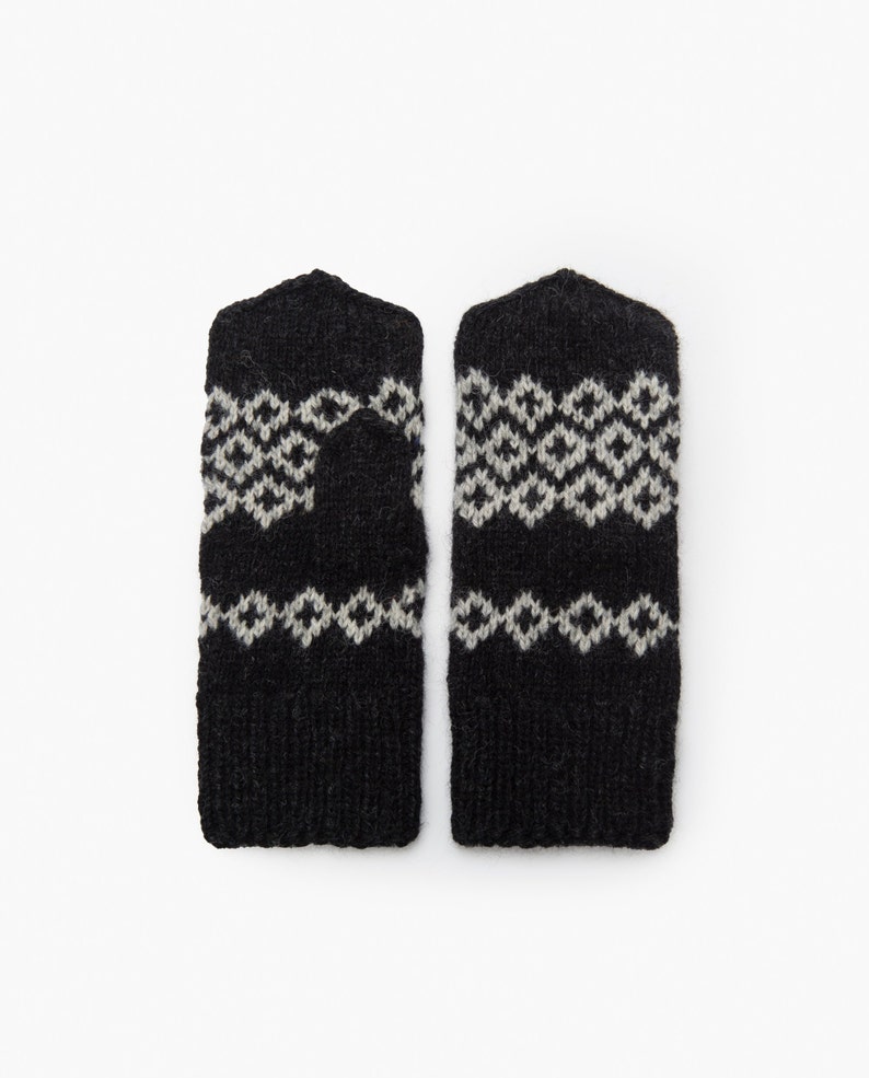 Black Vintage Natural Wool Mittens, Unisex Winter Mittens, Hand Knitted Christmas Gift, Woolen Accessories image 4