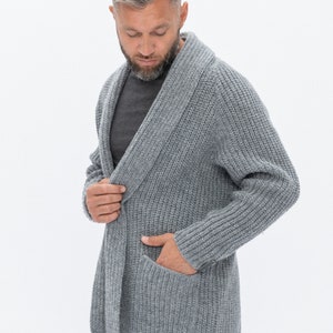 Cardigan gris naturel en laine mérinos pour homme, pull pour homme de style scandinave, cardigan tricoté avec poches BENJAMIN image 6