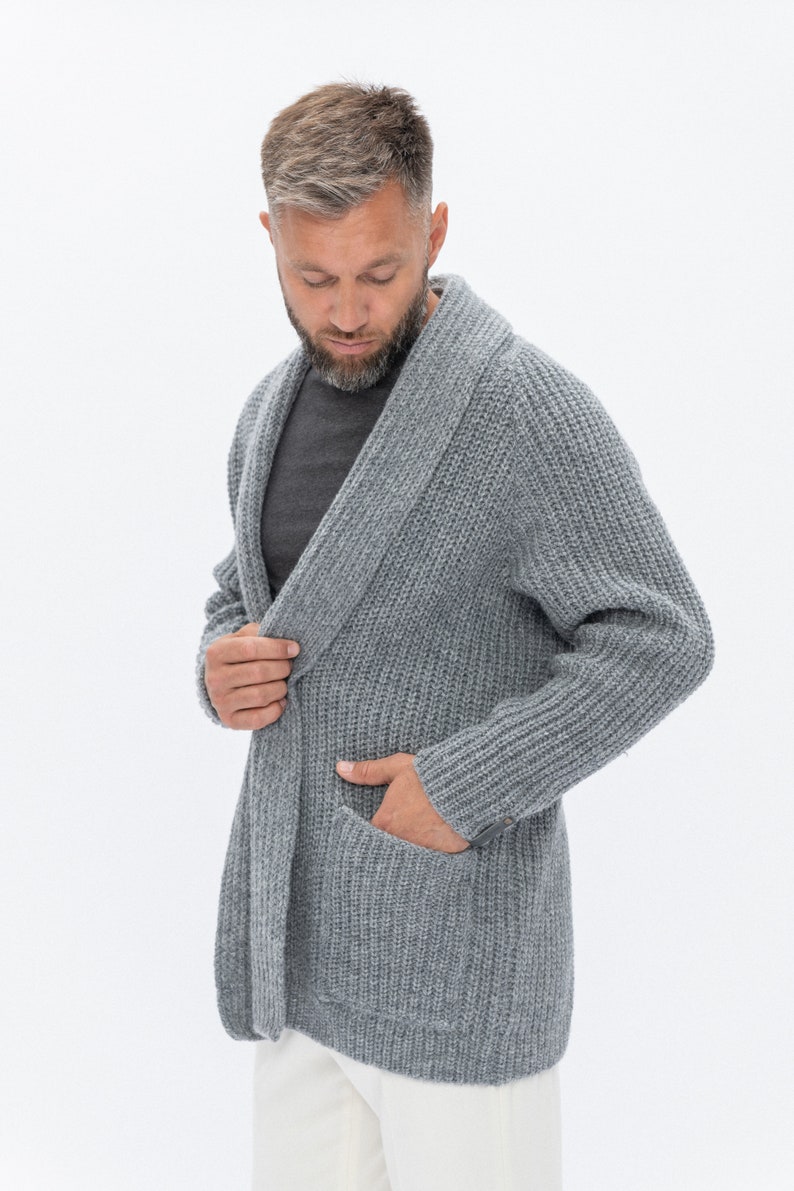 Cardigan gris naturel en laine mérinos pour homme, pull pour homme de style scandinave, cardigan tricoté avec poches BENJAMIN image 6