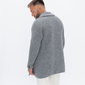 Cardigan gris naturel en laine mérinos pour homme, pull pour homme de style scandinave, cardigan tricoté avec poches BENJAMIN image 5