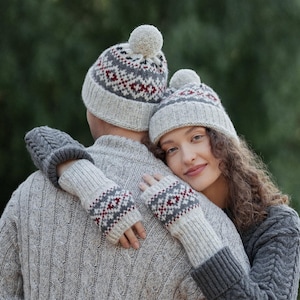 Icelandic Wool Wrist Warmers - Etsy display picture 3