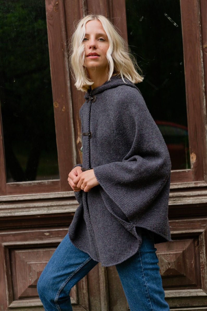 Plus Size Womens Merino Poncho, Poncho en laine avec capuche, Poncho chaud gris tricoté DROP / graphite graphite