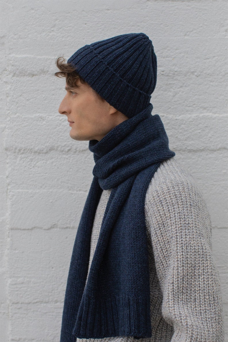 Écharpe longue en laine pour homme, écharpe chaude en laine mérinos pour homme, écharpe gentleman, cadeau réconfortant pour petit ami, cadeau d'anniversaire unique pour lui, accessoires homme dark blue