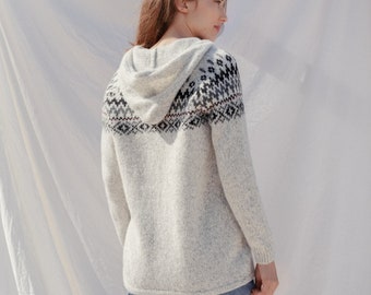 Cardigan Norvégien Femme à Capuche - Grosse Maille, Jacquard Multicolore, Boutons, Chaud Et Confortable